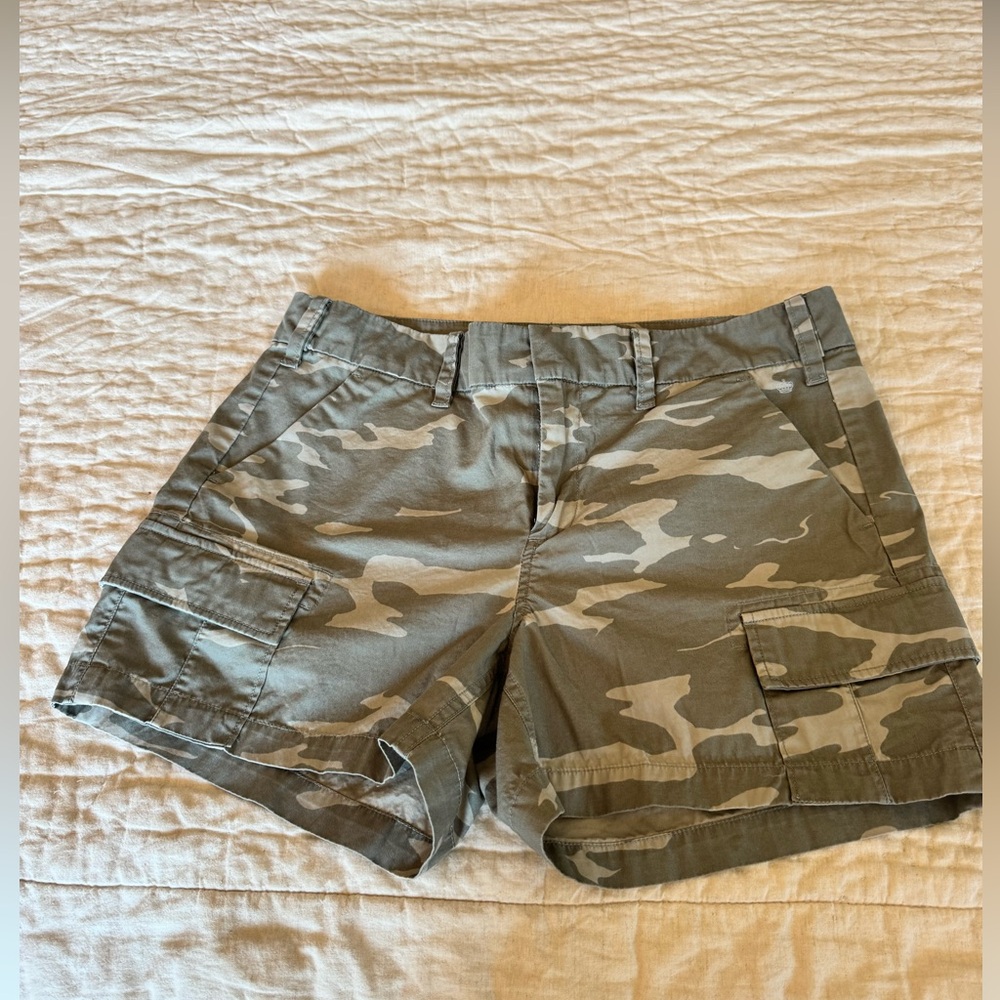 G1 Goods Camo shorts size 8